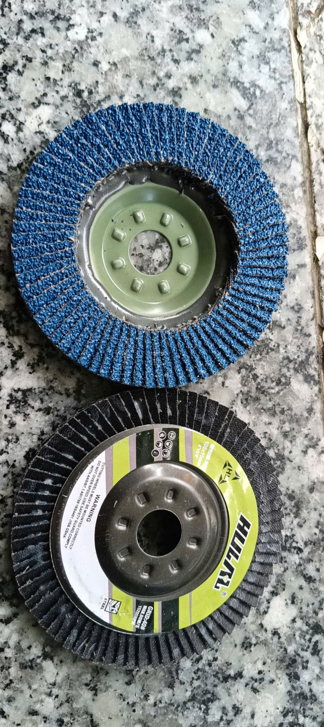 Nhám xếp xanh (nắp sắt)