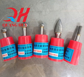 Mũi hợp kim