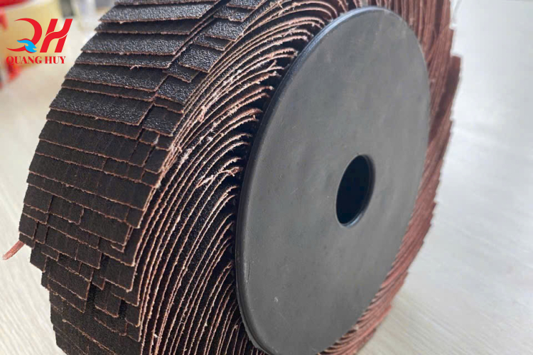 Nhám chổi xả lai